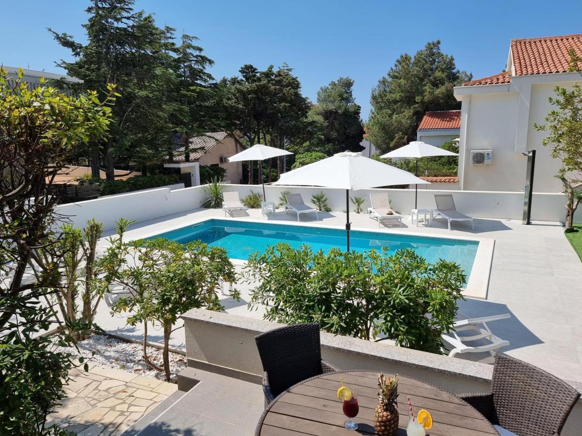 Villa Flamingo Deluxe Novalja Bagian luar foto