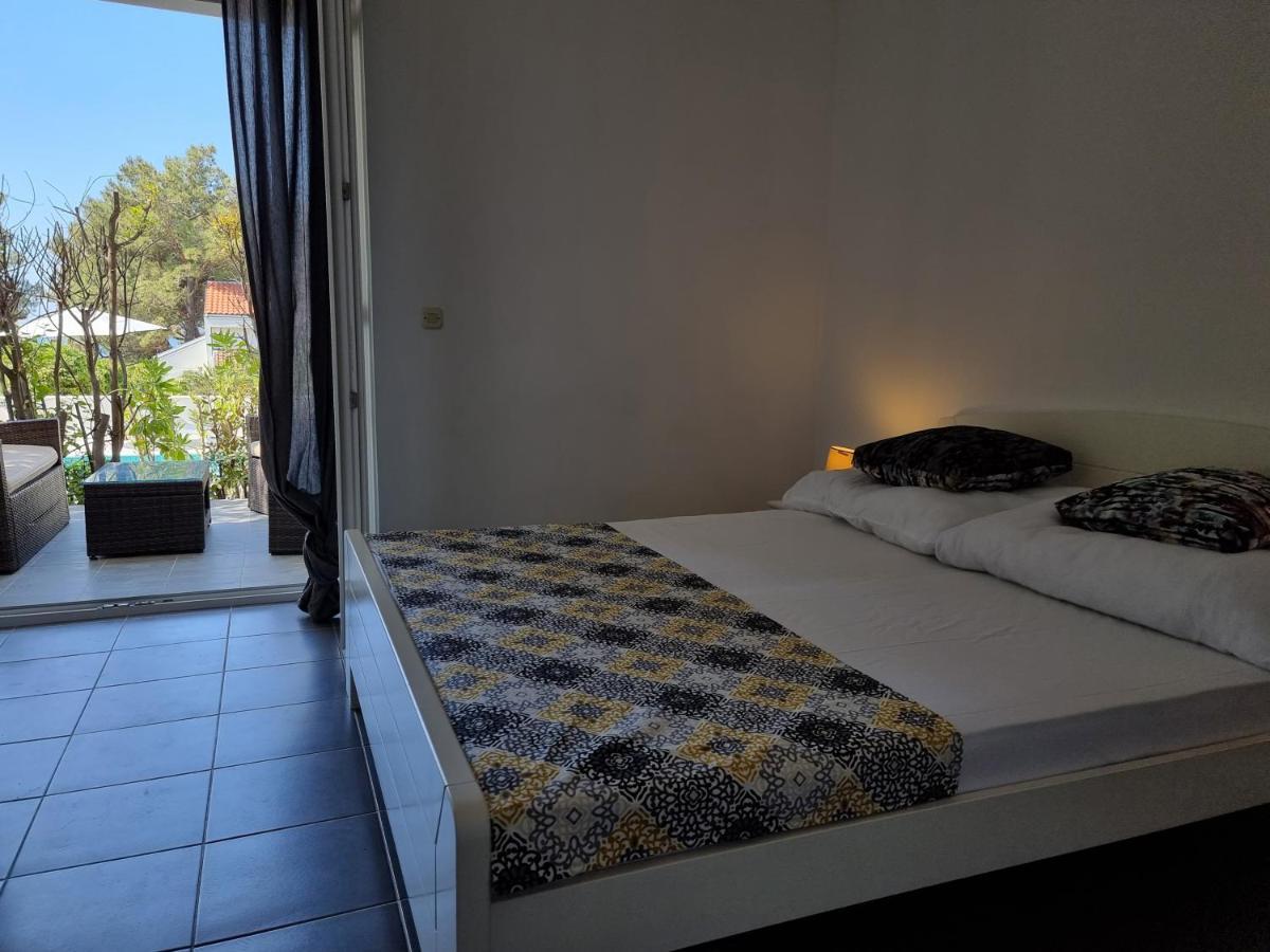 Villa Flamingo Deluxe Novalja Bagian luar foto