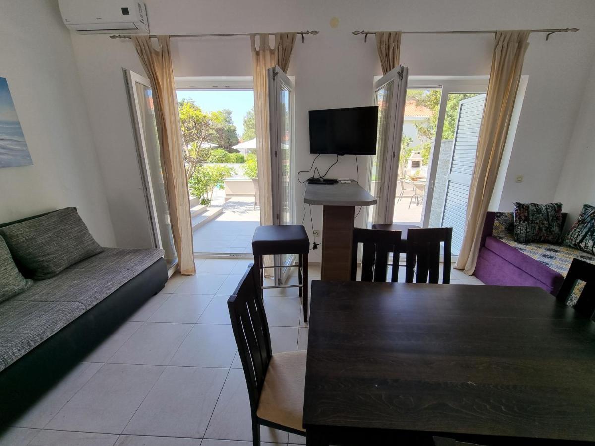 Villa Flamingo Deluxe Novalja Bagian luar foto