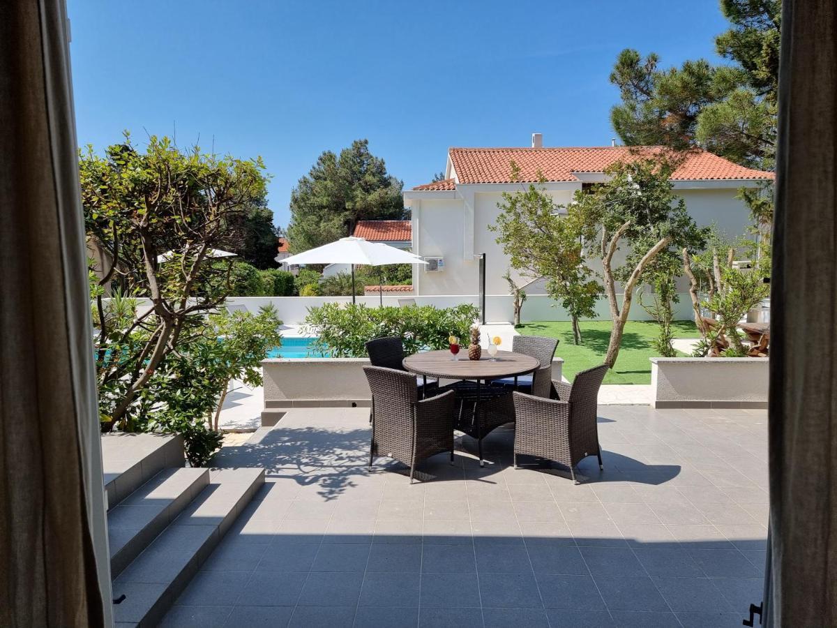 Villa Flamingo Deluxe Novalja Bagian luar foto