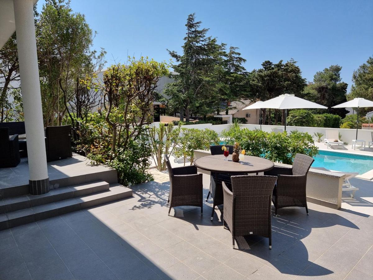 Villa Flamingo Deluxe Novalja Bagian luar foto