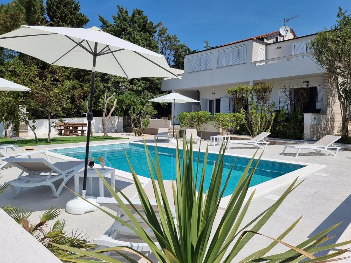 Villa Flamingo Deluxe Novalja Bagian luar foto