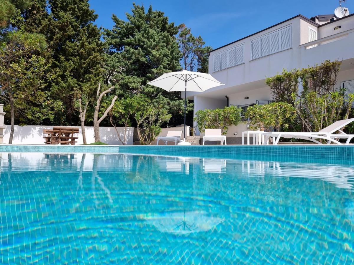 Villa Flamingo Deluxe Novalja Bagian luar foto