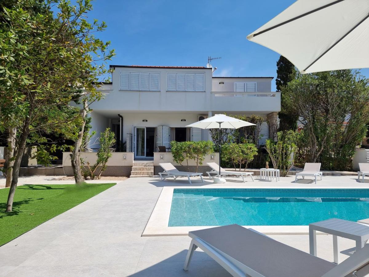 Villa Flamingo Deluxe Novalja Bagian luar foto