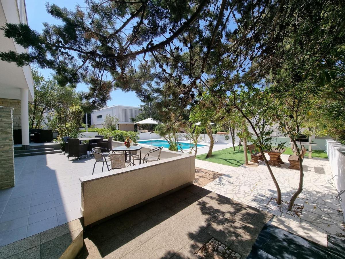 Villa Flamingo Deluxe Novalja Bagian luar foto