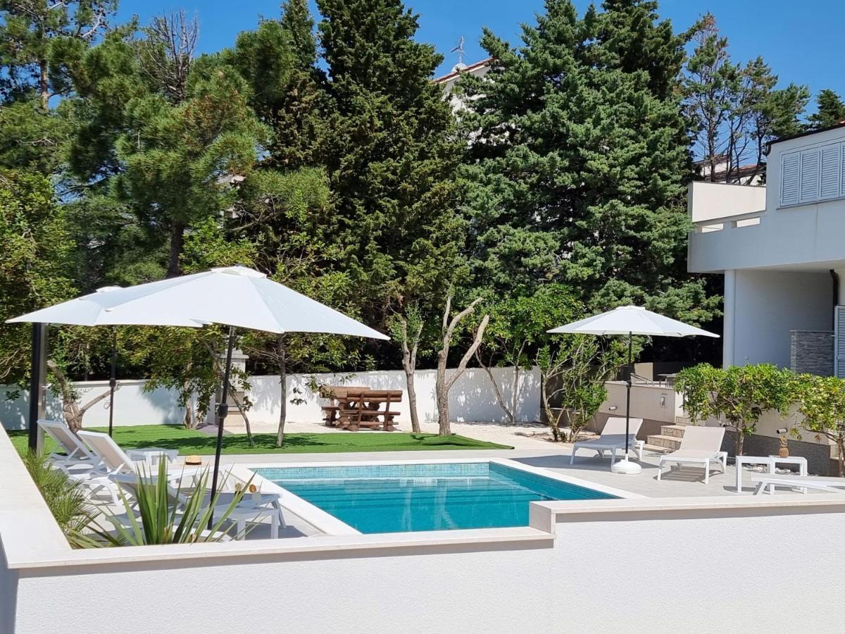 Villa Flamingo Deluxe Novalja Bagian luar foto